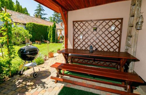 Balatonszemes House | Holiday Home Duetto by Interhome