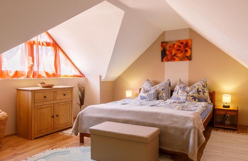 Balatonszemes House | Holiday Home Duetto by Interhome
