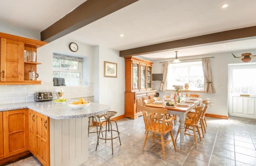 Criccieth House | Holiday Home Dwynie by Interhome