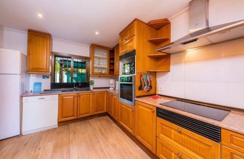 Alcudia House | Holiday Home ’Casa Paqui Alcudia’ with Wi-Fi, Garden, Terraces & Pool