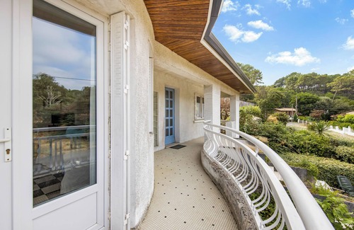 Lacanau House | Holiday Home 'Escapade Au Lac' with Private Terrace, Private Garden and Wi-Fi