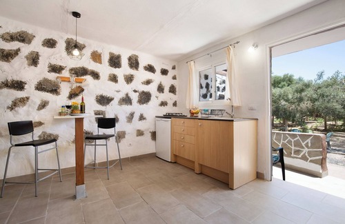 Tuineje House | Holiday Home 'Esencia Eco-rústico - Adults Only' with Shared Pool and Garden