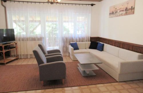 Balatonalmadi House | Holiday Home Fehervari - ALD301 by Interhome
