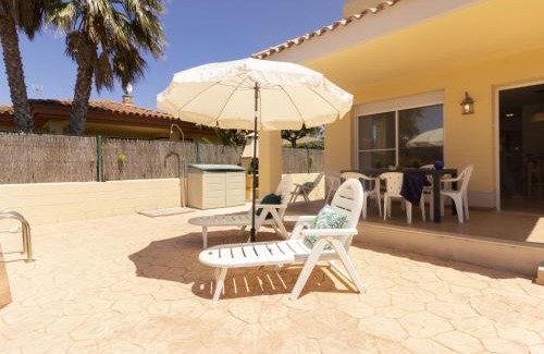 Riumar House | Holiday Home Flamenc 3 by Interhome