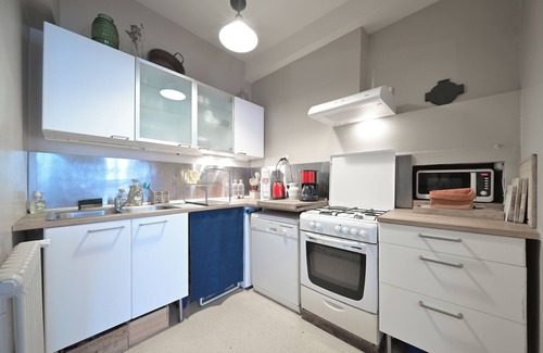 Bagneres-de-Luchon House | Holiday Home 'Maison Familiale' with Mountain View and Wi-Fi