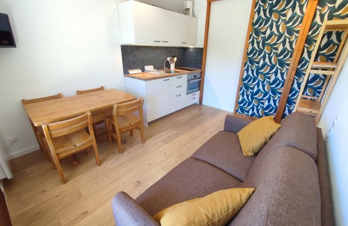 Gresse-en-Vercors Apartment | Holiday Home 'Les Cimes - Grand Veymont View' with Mountain View and Private Terrace