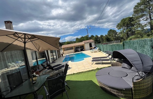 Robiac-Rochessadoule House | Holiday Home 'Maison Les Brousses' with Private Pool, Private Garden and Wi-Fi