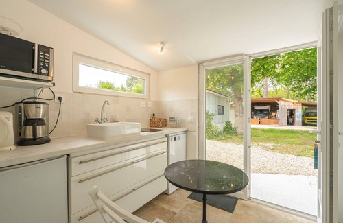 La Tremblade House | Holiday Home 'Gite Mer Et Terre' with Private Terrace, Wi-Fi and Air Conditioning