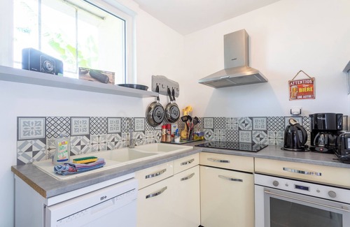 Mont House | Holiday Home 'Gîte les Charmilles' with Private Terrace, Private Garden and Wi-Fi