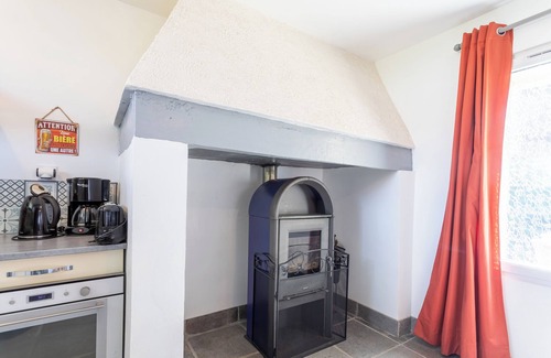 Mont House | Holiday Home 'Gîte les Charmilles' with Private Terrace, Private Garden and Wi-Fi