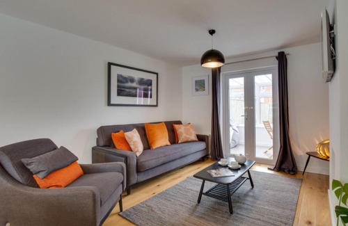 Treator House | Holiday Home Glynn Terrace by Interhome