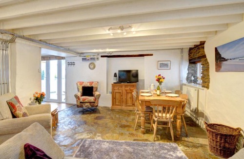 Treator House | Holiday Home Grove Place by Interhome
