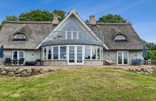 Akirkeby House | Holiday Home Herlek - 450m from the sea by Interhome