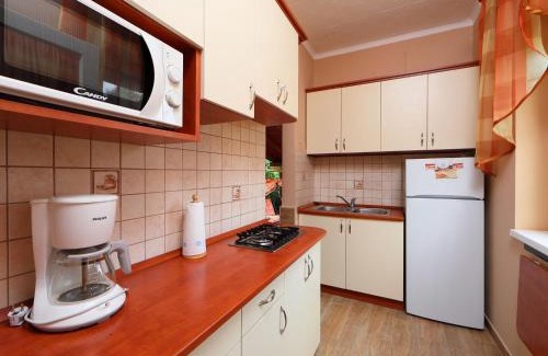 Balatonkeresztur House | Holiday Home Hibiscus by Interhome