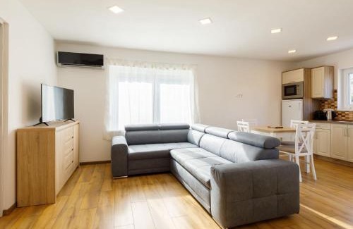 Balatonkeresztur House | Holiday Home Honey by Interhome