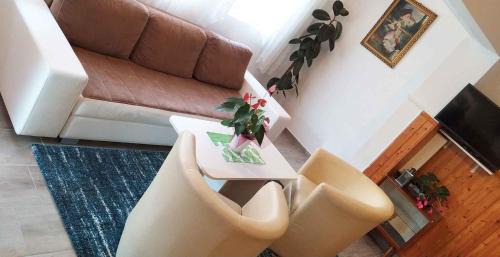 Balatonkeresztur House | Holiday home in Balatonkeresztur 37078