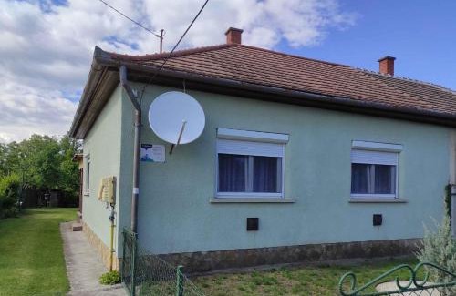 Balatonfenyves House | Holiday home in Balatonfenyves 18410