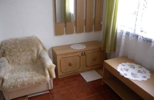 Balatonfenyves House | Holiday home in Balatonfenyves 18410