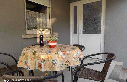 Balatonfenyves House | Holiday home in Balatonfenyves 18410