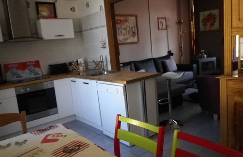 Prigonrieux House | Holiday Home in Bergerac - Private Pool, Garden and Comfort for 8 People