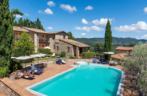 Canalicchio Villa | Holiday Home in Collazzone with Pool & Sauna