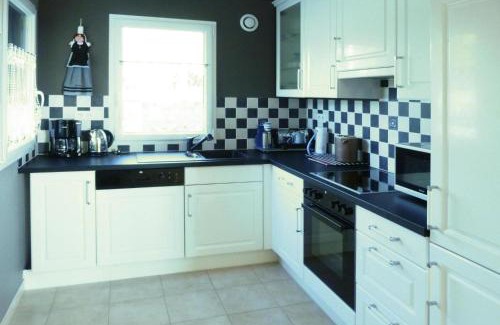 Clohars-Carnoet House | Holiday Home in Doëlan with Sea View