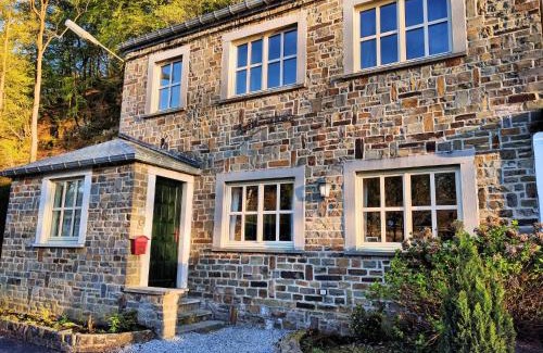 Sy House | Holiday Home in Durbuy by the Ourthe River