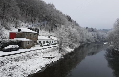 Sy House | Holiday Home in Durbuy by the Ourthe River