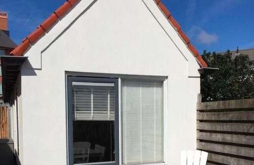 Egmond aan Zee House | Holiday Home in Egmond aan zee with Fenced Garden