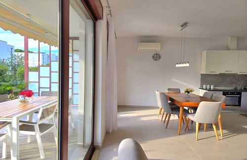 Ishem Villa | Holiday Home in Gjiri Lalzit near Sandy Beach