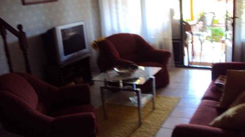 Balatonkeresztur House | Holiday home in Balatonmariafürdo 19321