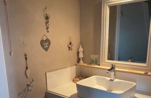 Autoire House | Holiday home in Loubressac with pool
