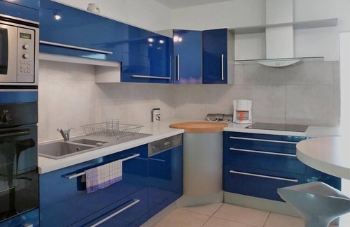 Puymeras House | holiday home in Puyméras with garden
