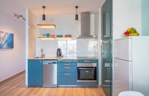 L'Escala Apartment | Holiday Home in Spain near Beach & Amusement Park