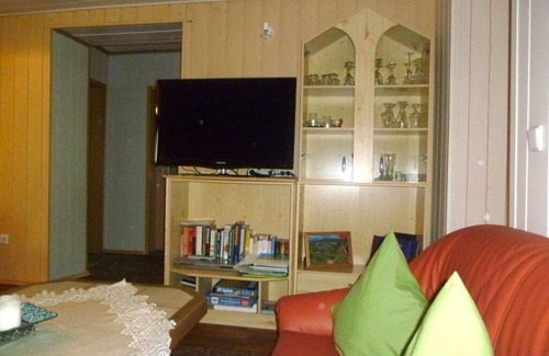 Stutzerbach Apartment | Holiday home in the spruce trees