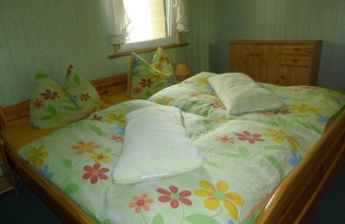 Stutzerbach Apartment | Holiday home in the spruce trees