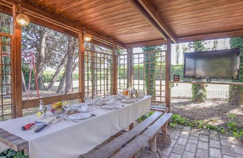 Casenuove House | Holiday Home La Mora by Interhome
