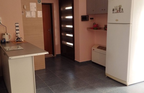 Tingaki House | Holiday Home 'Kos Dream Beachwalk Apartment' with Private Terrace, Balcony and Wi-Fi