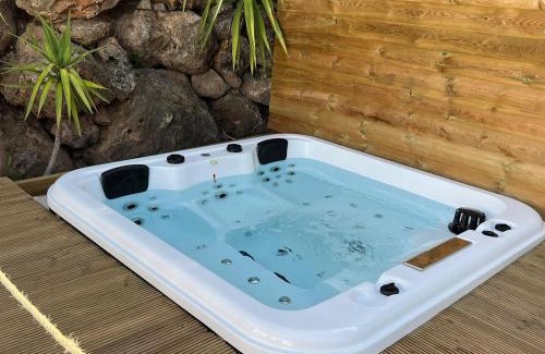 Iznajar House | Holiday Home La Cascada by Interhome