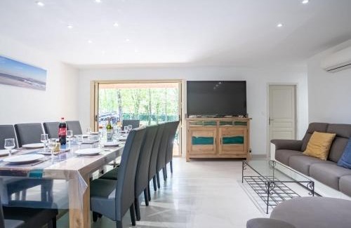 Saint-Paul-en-Born House | Holiday Home Laouchet by Interhome