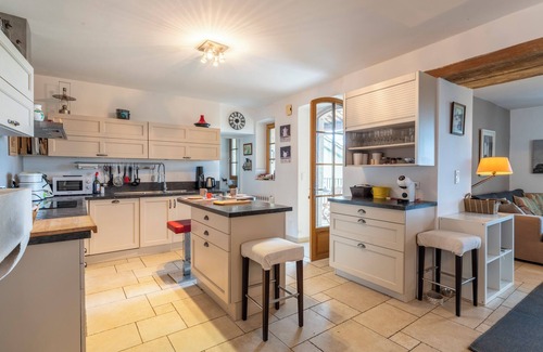 Cornillon House | Holiday Home 'La Gargouillette' with Private Pool, Private Terrace and Wi-Fi
