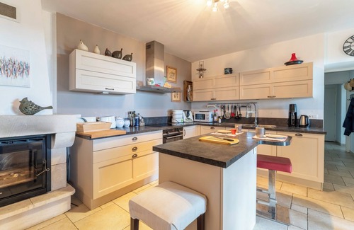 Cornillon House | Holiday Home 'La Gargouillette' with Private Pool, Private Terrace and Wi-Fi