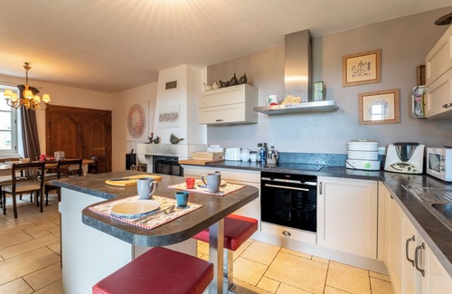 Cornillon House | Holiday Home 'La Gargouillette' with Private Pool, Private Terrace and Wi-Fi