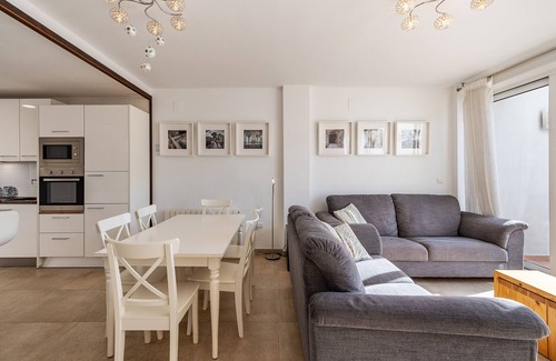 Guejar Sierra House | Holiday Home "La Noguera" with Mountain View, Private Terrace & Wi-Fi