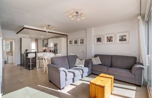 Guejar Sierra House | Holiday Home "La Noguera" with Mountain View, Private Terrace & Wi-Fi
