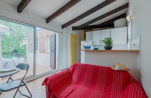 Saint-Cyprien Plage House | Holiday Home Le Hameau des Capellans-6 by Interhome