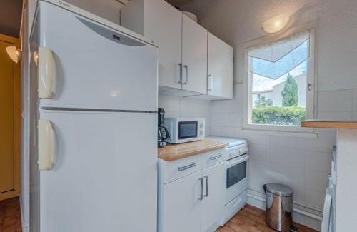 Saint-Cyprien Plage House | Holiday Home Le Hameau des Capellans-6 by Interhome