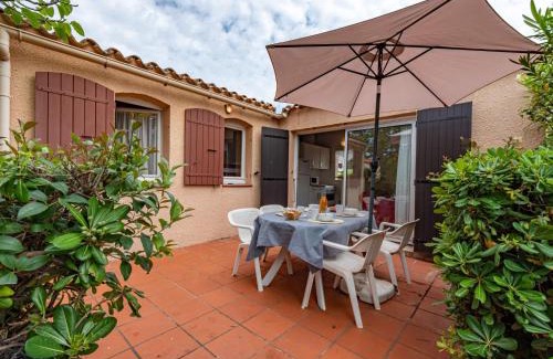 Saint-Cyprien Plage House | Holiday Home Le Hameau des Capellans-6 by Interhome