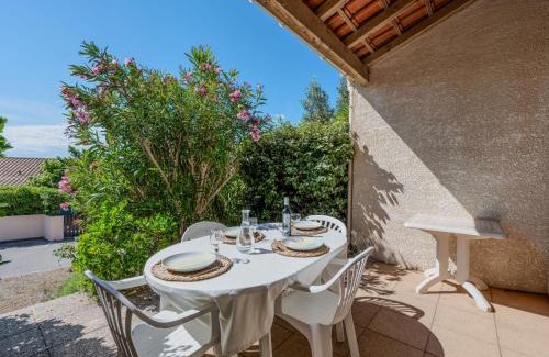 Saint-Pierre-la-Mer House | Holiday Home Les Sentolines by Interhome