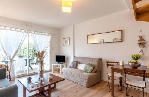 Mimizan-Plage House | Holiday Home Le Hameau des Pêcheurs 1 by Interhome